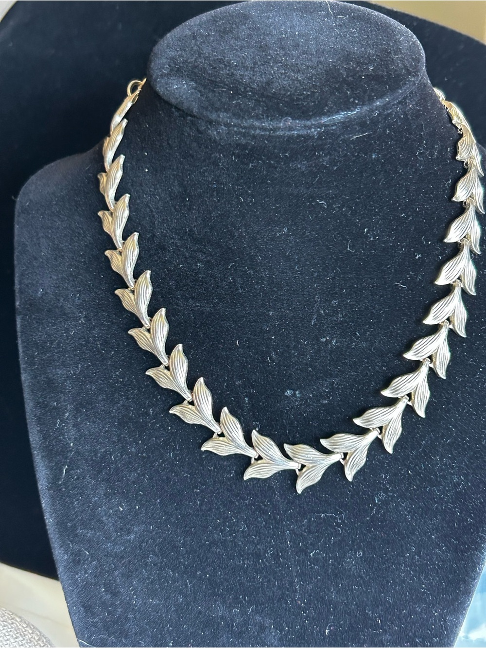 Jaycraft Gold-Tone Linked Whale/Mermaid Tail Choker Necklace Vintage (5)